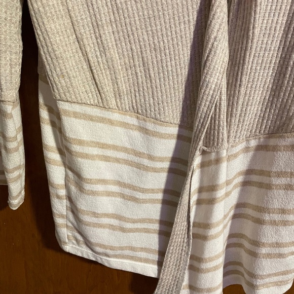 1XL Two-Tone Cardigan - Picture 11 of 15